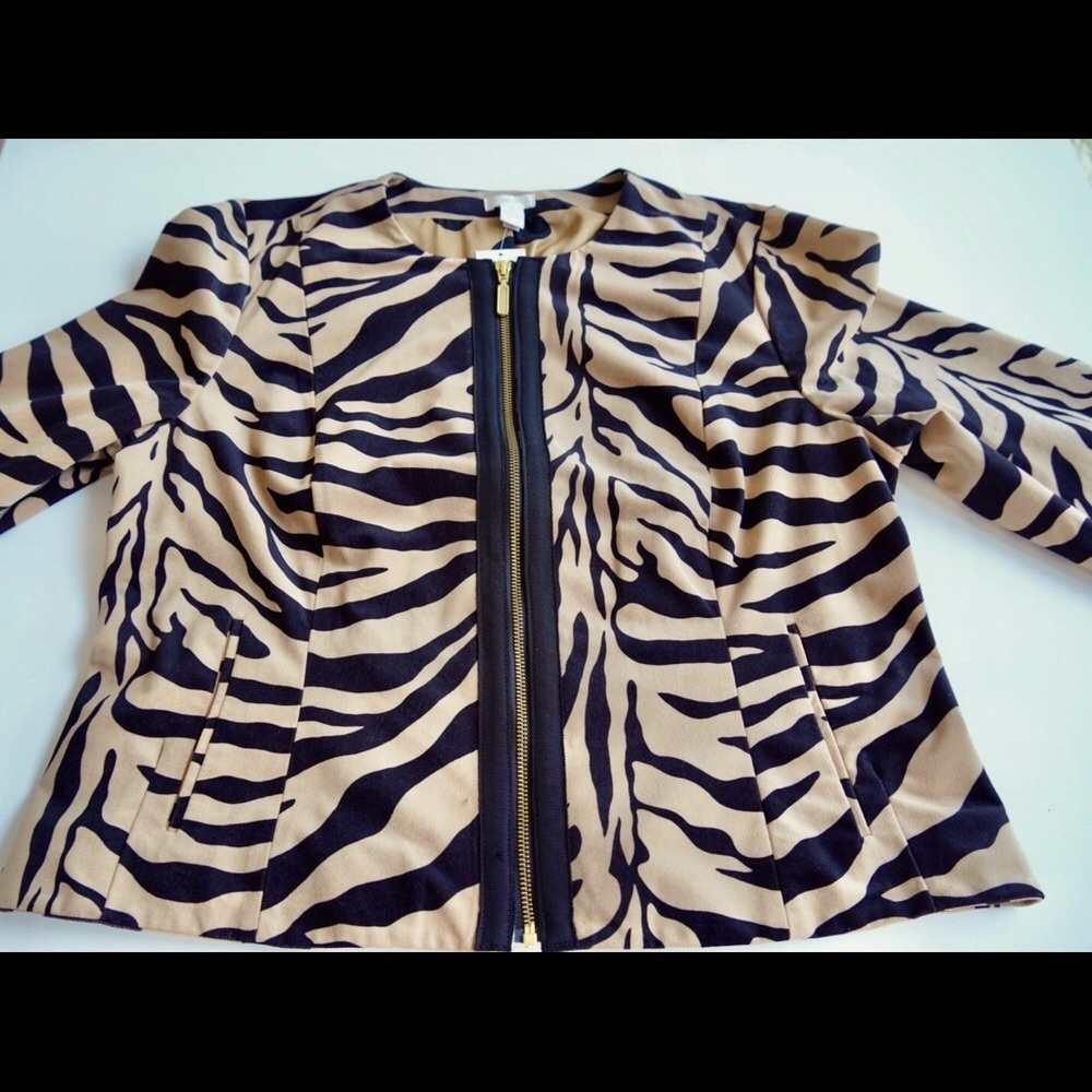 Chico’s Black and camel short jacket. NWT Size 2 = size 12/14. Make offer